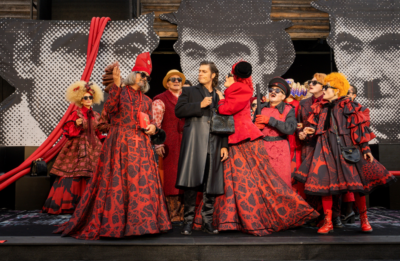 Revue des Folies - Doktor Ox, Luzerner Theater, Foto: Ingo Hoehn